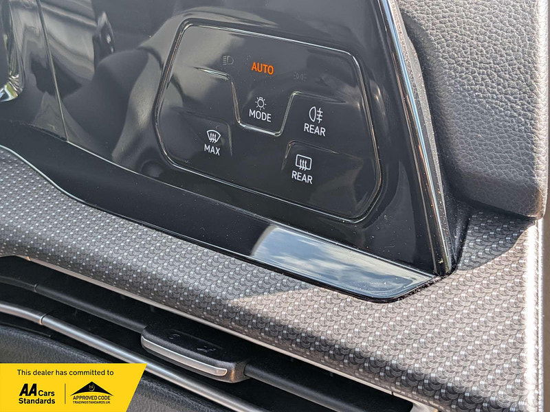 Volkswagen Golf 1.5 Golf R-Line eTSI Semi-Auto 5dr 5dr Automatic 2025