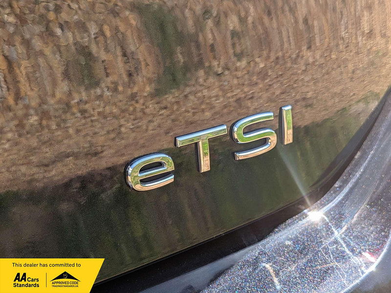 Volkswagen Golf 1.5 Golf R-Line eTSI Semi-Auto 5dr 5dr Automatic 2025