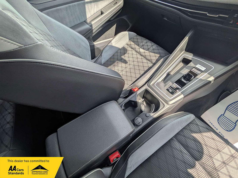 Volkswagen Golf 1.5 Golf R-Line eTSI Semi-Auto 5dr 5dr Automatic 2025