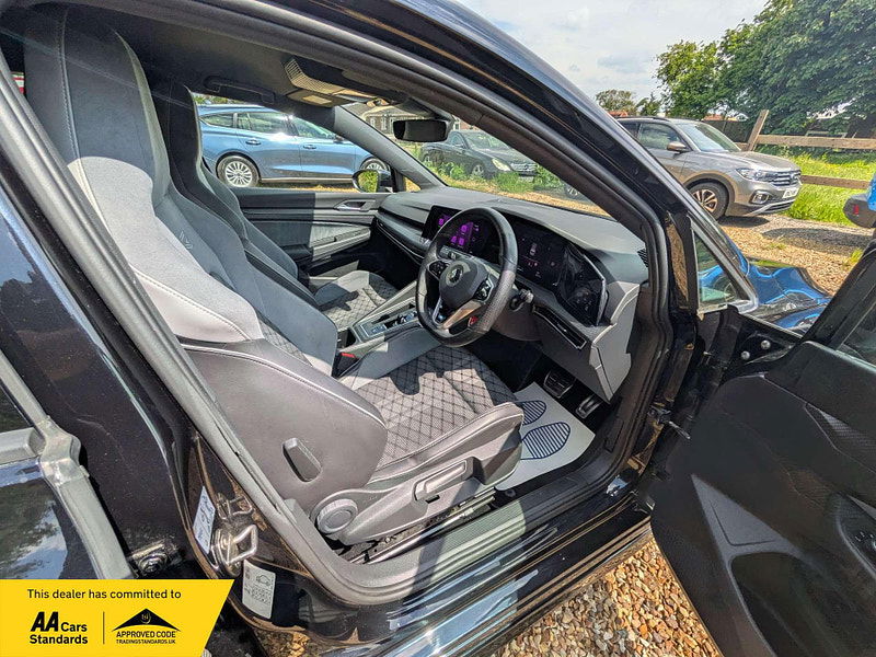 Volkswagen Golf 1.5 Golf R-Line eTSI Semi-Auto 5dr 5dr Automatic 2025