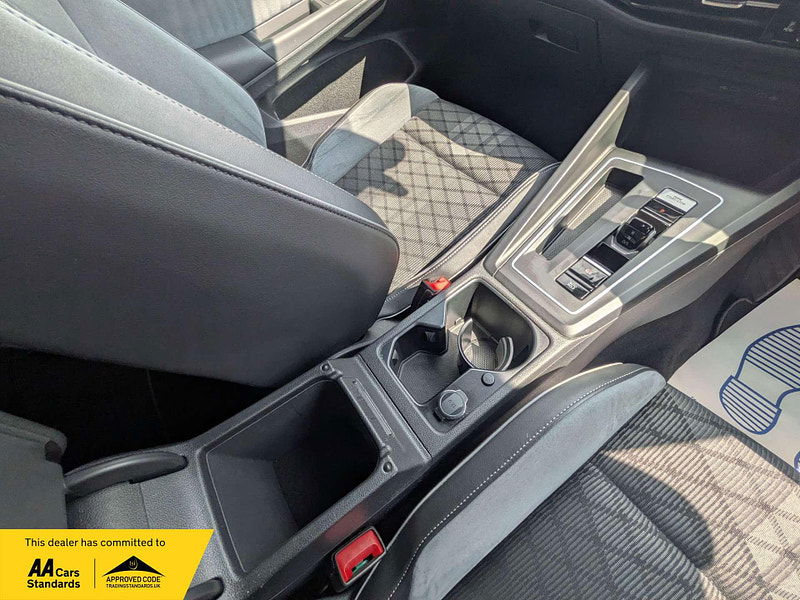 Volkswagen Golf 1.5 Golf R-Line eTSI Semi-Auto 5dr 5dr Automatic 2025