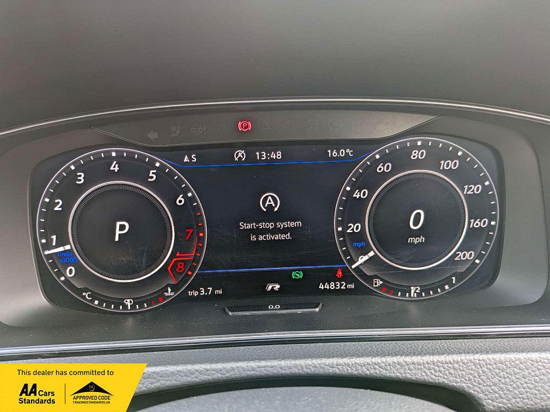 Volkswagen Golf 2.0 Golf R TSi Semi-Auto 4WD 5dr 5dr Automatic 2025