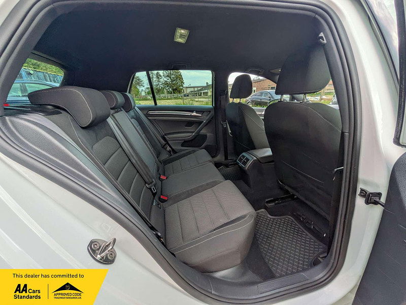 Volkswagen Golf 2.0 Golf R TSi Semi-Auto 4WD 5dr 5dr Automatic 2025