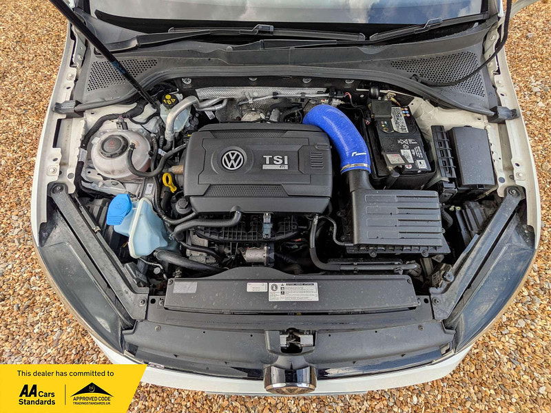 Volkswagen Golf 2.0 Golf R TSi Semi-Auto 4WD 5dr 5dr Automatic 2025