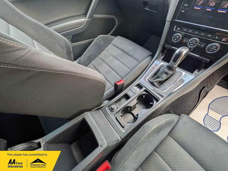 Volkswagen Golf 2.0 Golf R TSi Semi-Auto 4WD 5dr 5dr Automatic 2025