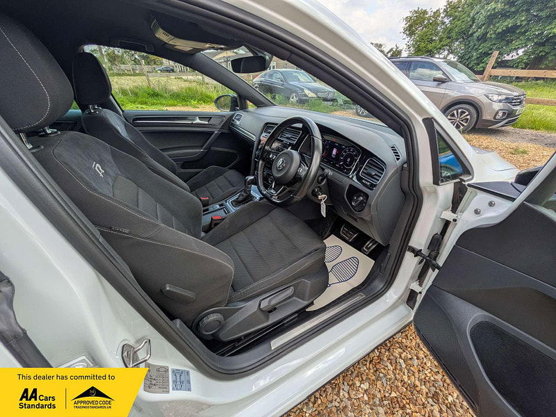 Volkswagen Golf 2.0 Golf R TSi Semi-Auto 4WD 5dr 5dr Automatic 2025
