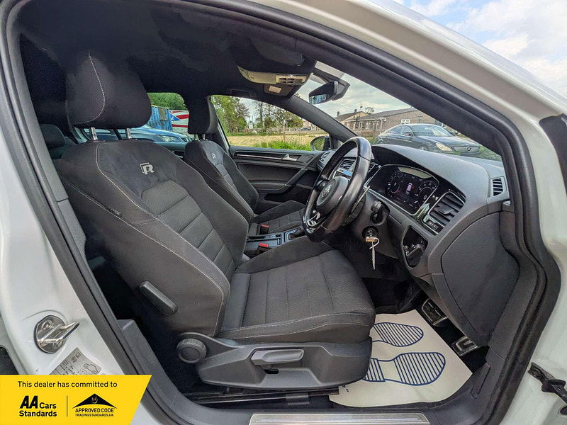 Volkswagen Golf 2.0 Golf R TSi Semi-Auto 4WD 5dr 5dr Automatic 2025