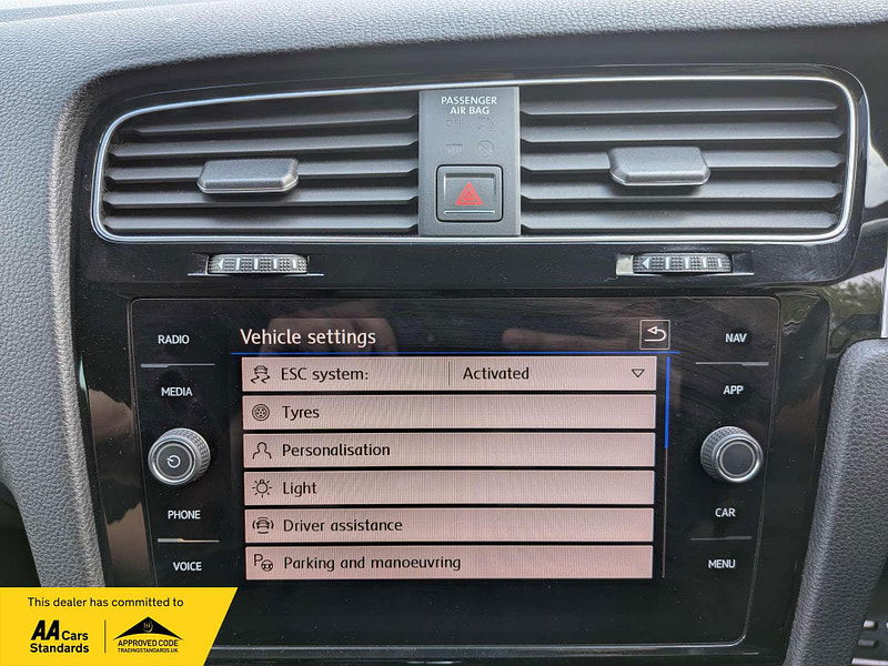 Volkswagen Golf 2.0 Golf R TSi Semi-Auto 4WD 5dr 5dr Automatic 2025