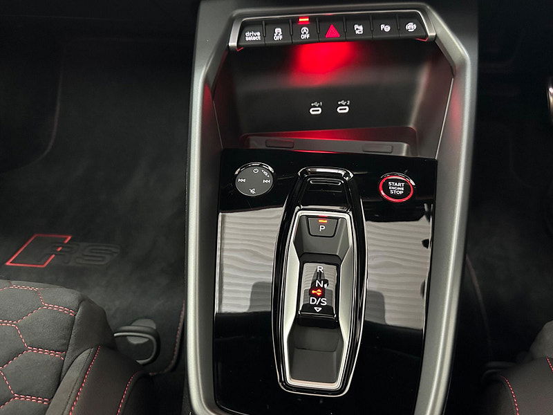 Audi RS3 2.5 TFSI Carbon Vorsprung S Tronic quattro Euro 6 (s/s) 4dr 4dr Automatic 2025