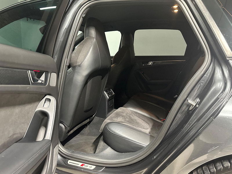 Audi RS4 Avant 4.2 FSI V8 S Tronic quattro Euro 5 5dr 5dr Automatic 2026