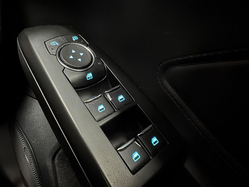 Ford Focus 1.0T EcoBoost Zetec Euro 6 (s/s) 5dr 5dr Manual 2025