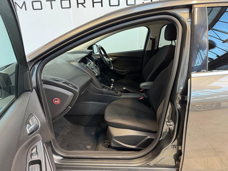 Ford Focus 1.0T EcoBoost Zetec S Euro 6 (s/s) 5dr 5dr Manual 2025