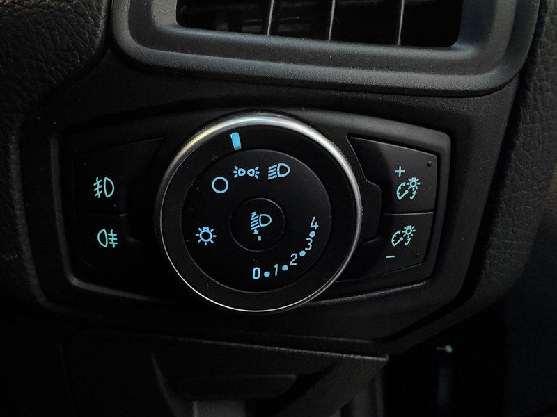 Ford Focus 1.0T EcoBoost Zetec S Euro 6 (s/s) 5dr 5dr Manual 2025