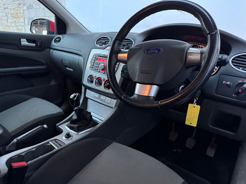 Ford Focus 1.6 Zetec 5dr 5dr Manual 2025