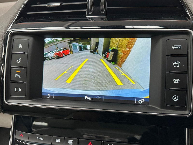 Jaguar XE 2.0d Portfolio Auto Euro 6 (s/s) 4dr 4dr Automatic 2025