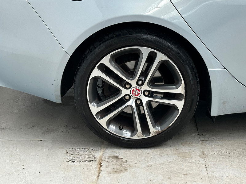 Jaguar XE 2.0d Portfolio Auto Euro 6 (s/s) 4dr 4dr Automatic 2025