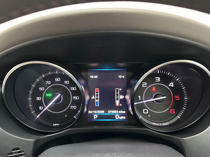 Jaguar XE 2.0d Portfolio Auto Euro 6 (s/s) 4dr 4dr Automatic 2025