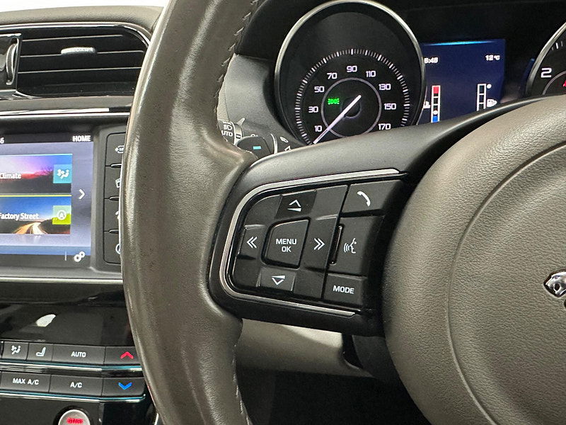 Jaguar XE 2.0d Portfolio Auto Euro 6 (s/s) 4dr 4dr Automatic 2025