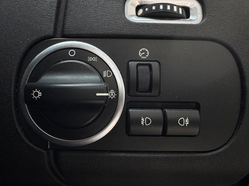 Land Rover Discovery 4 3.0 SD V6 XS Auto 4WD Euro 5 5dr 5dr Automatic 2025