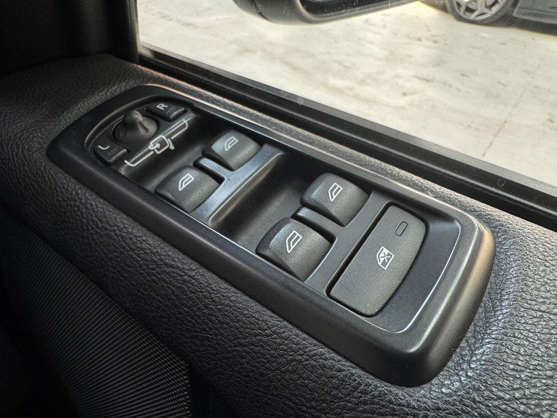 Land Rover Discovery 4 3.0 SD V6 XS Auto 4WD Euro 5 5dr 5dr Automatic 2025