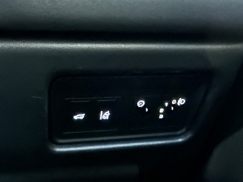 Land Rover Discovery Sport 2.0 TD4 SE Tech 4WD Euro 6 (s/s) 5dr 5dr Manual 2026