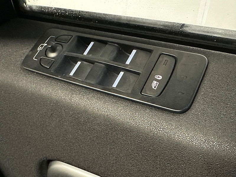 Land Rover Discovery Sport 2.0 TD4 SE Tech 4WD Euro 6 (s/s) 5dr 5dr Manual 2026