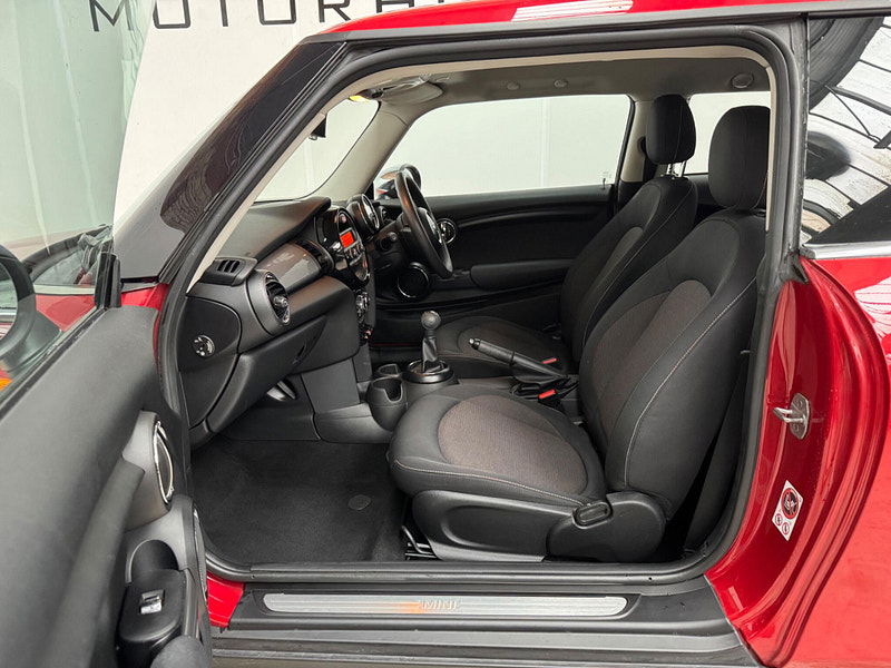 MINI Hatch 1.5 Cooper D Euro 6 (s/s) 3dr 3dr Manual 2026