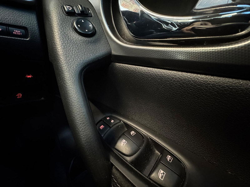 Nissan Qashqai 1.2 DIG-T N-Connecta Euro 6 (s/s) 5dr 5dr Manual 2026