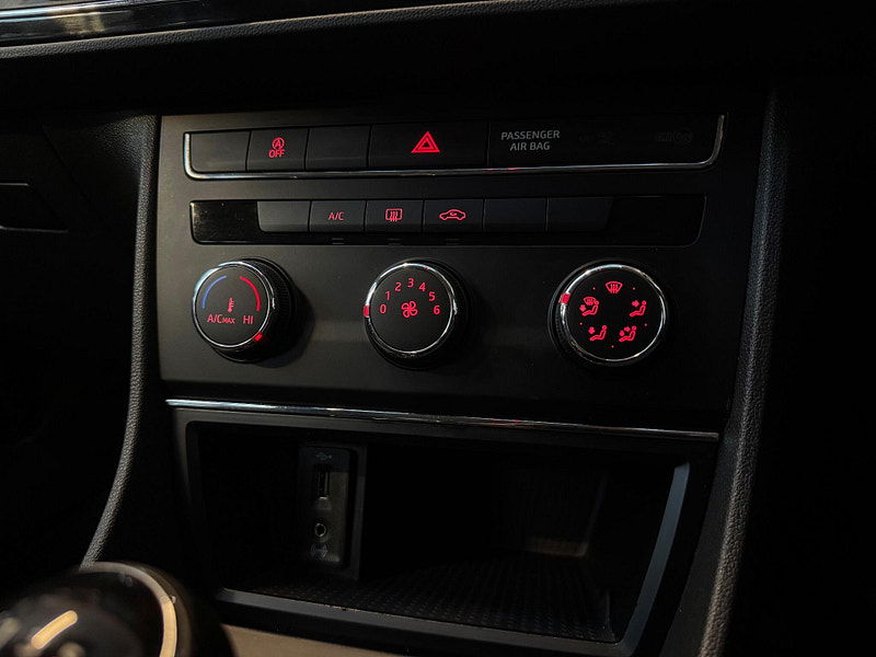 Seat Leon 1.2 TSI SE Euro 6 (s/s) 5dr 5dr Manual 2025