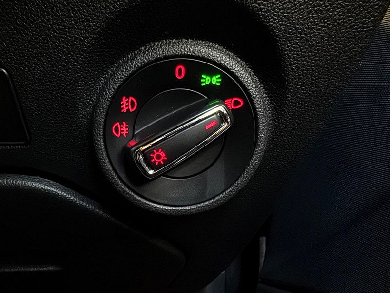 Seat Leon 1.2 TSI SE Euro 6 (s/s) 5dr 5dr Manual 2025