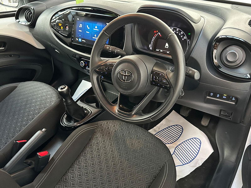 Toyota Aygo x 1.0 VVT-i Edge Euro 6 (s/s) 5dr 5dr Manual 2025