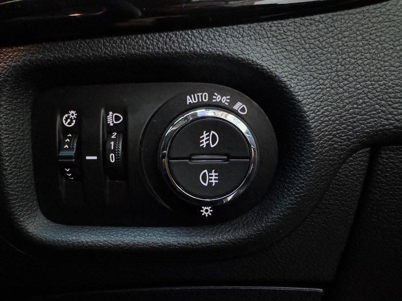 Vauxhall Astra 1.6 CDTi BlueInjection Elite Euro 6 (s/s) 5dr 5dr Manual 2025