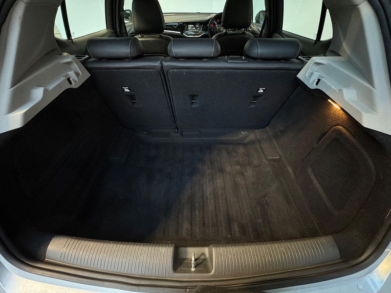 Vauxhall Astra 1.6 CDTi BlueInjection Elite Euro 6 (s/s) 5dr 5dr Manual 2025