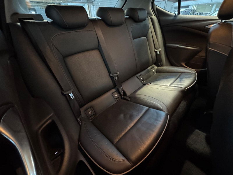 Vauxhall Astra 1.6 CDTi BlueInjection Elite Euro 6 (s/s) 5dr 5dr Manual 2025