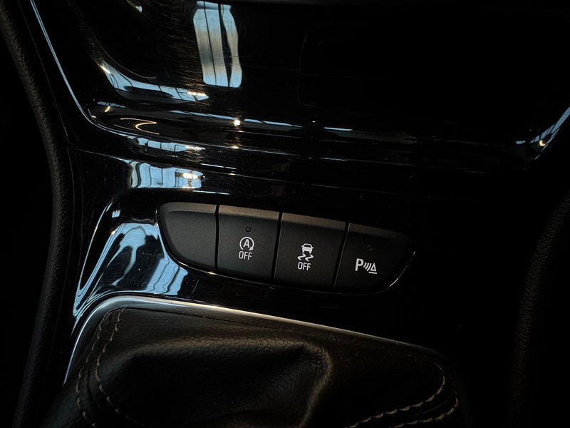 Vauxhall Astra 1.6 CDTi BlueInjection Elite Euro 6 (s/s) 5dr 5dr Manual 2025