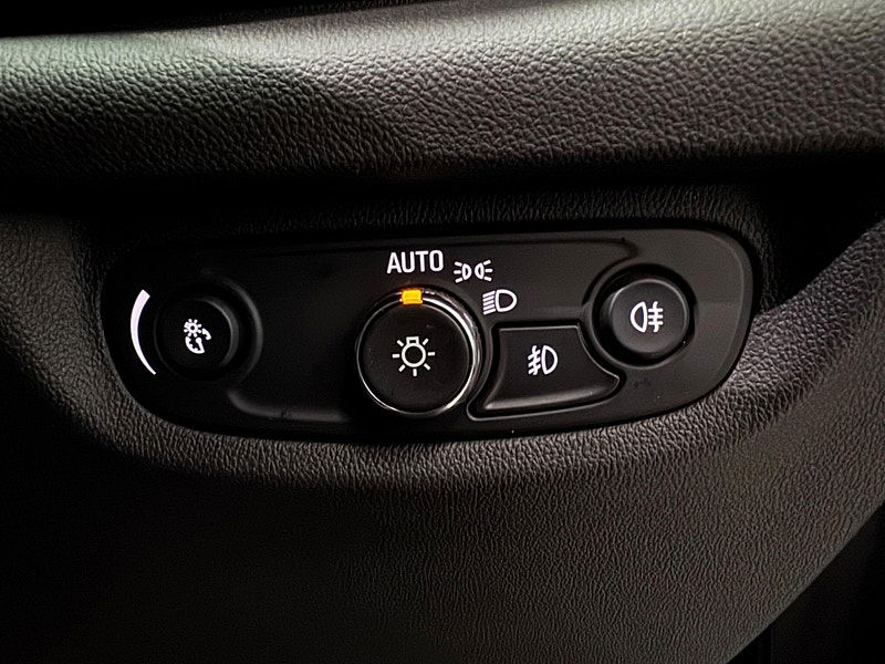 Vauxhall Insignia 2.0 Turbo D BlueInjection SRi VX Line Nav Grand Sport Euro 6 (s/s) 5dr 5dr Manual 2025