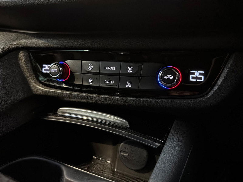 Vauxhall Insignia 2.0 Turbo D BlueInjection SRi VX Line Nav Grand Sport Euro 6 (s/s) 5dr 5dr Manual 2025