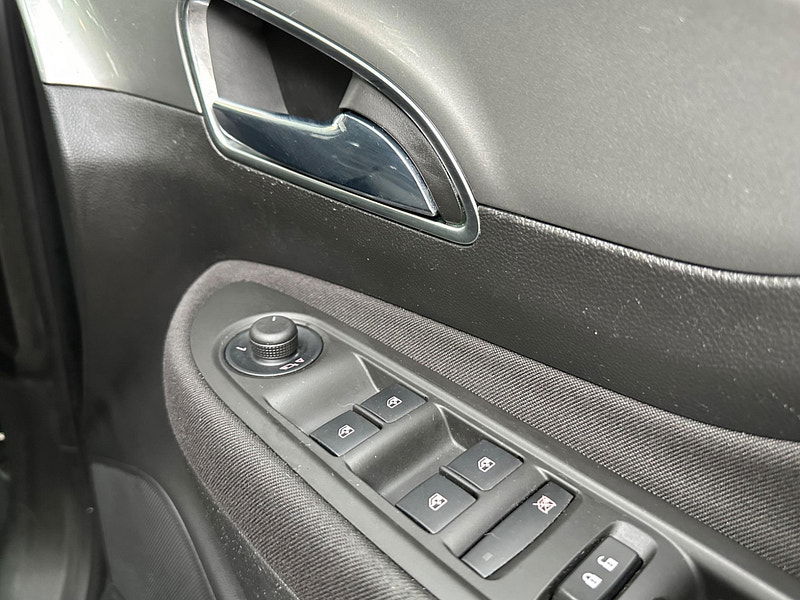 Vauxhall Mokka 1.7 CDTi Exclusiv 2WD Euro 5 (s/s) 5dr 5dr Manual 2026