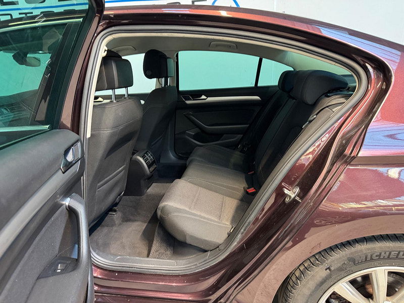 Volkswagen Passat 1.6 TDI BlueMotion Tech SE Business Euro 6 (s/s) 4dr 4dr Manual 2026