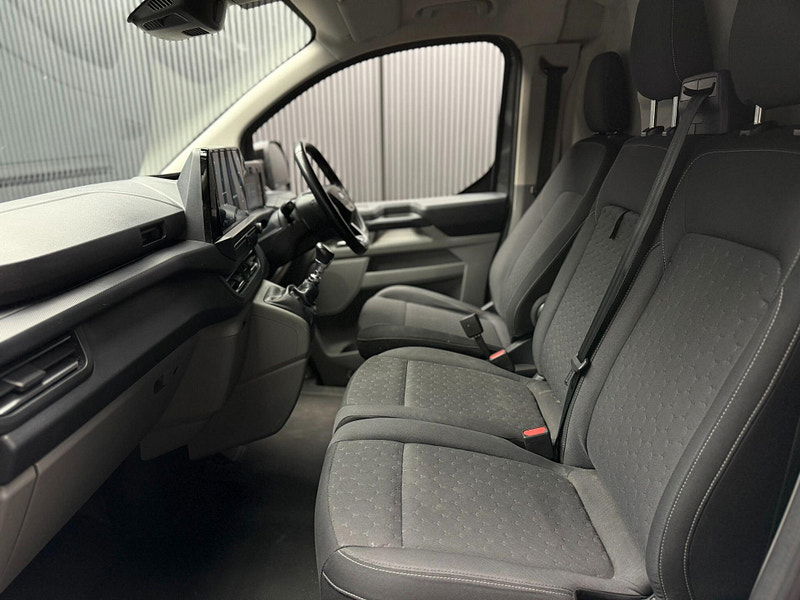 Ford Transit Custom 2.0 300 EcoBlue Limited L2 H1 Euro 6 (s/s) 5dr 5dr Manual 2025