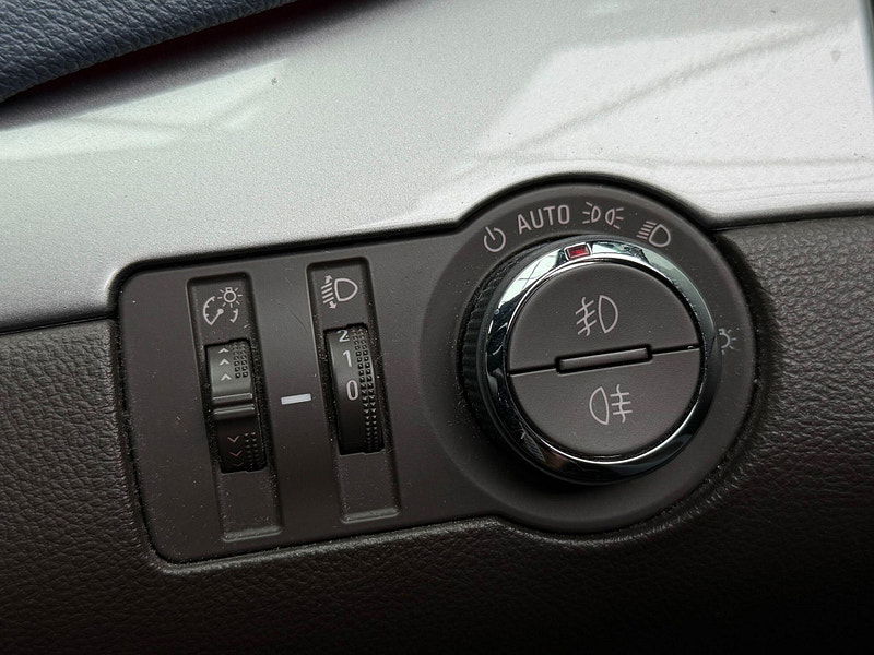 Vauxhall Mokka 1.7 CDTi Exclusiv 2WD Euro 5 (s/s) 5dr 5dr Manual 2025