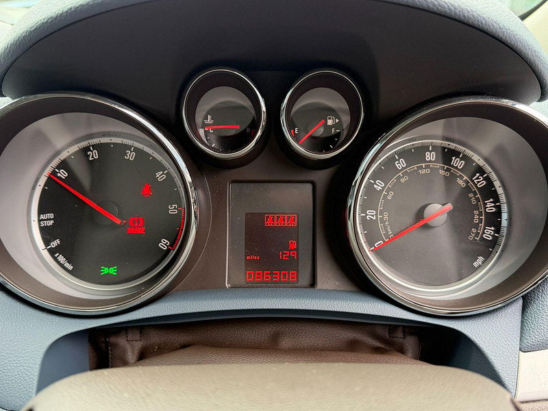 Vauxhall Mokka 1.7 CDTi Exclusiv 2WD Euro 5 (s/s) 5dr 5dr Manual 2025