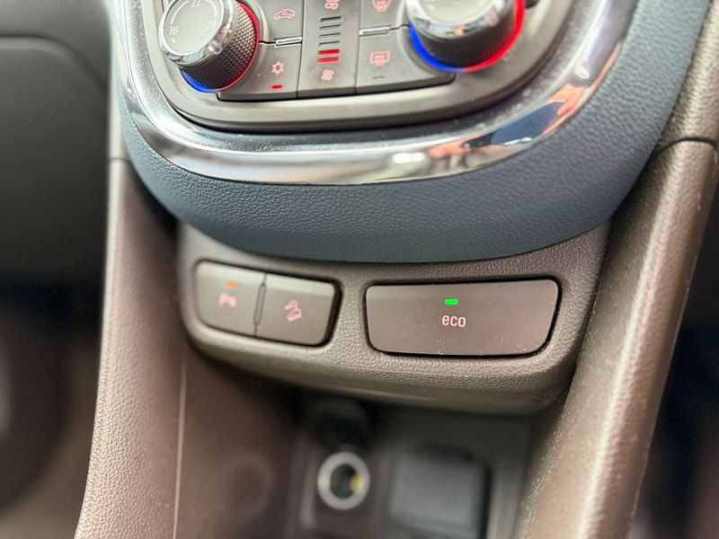 Vauxhall Mokka 1.7 CDTi Exclusiv 2WD Euro 5 (s/s) 5dr 5dr Manual 2025