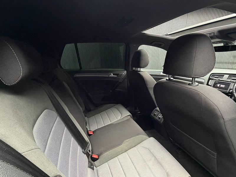 Volkswagen Golf 2.0 TDI BlueMotion Tech R-Line Edition Euro 6 (s/s) 5dr 5dr Manual 2026