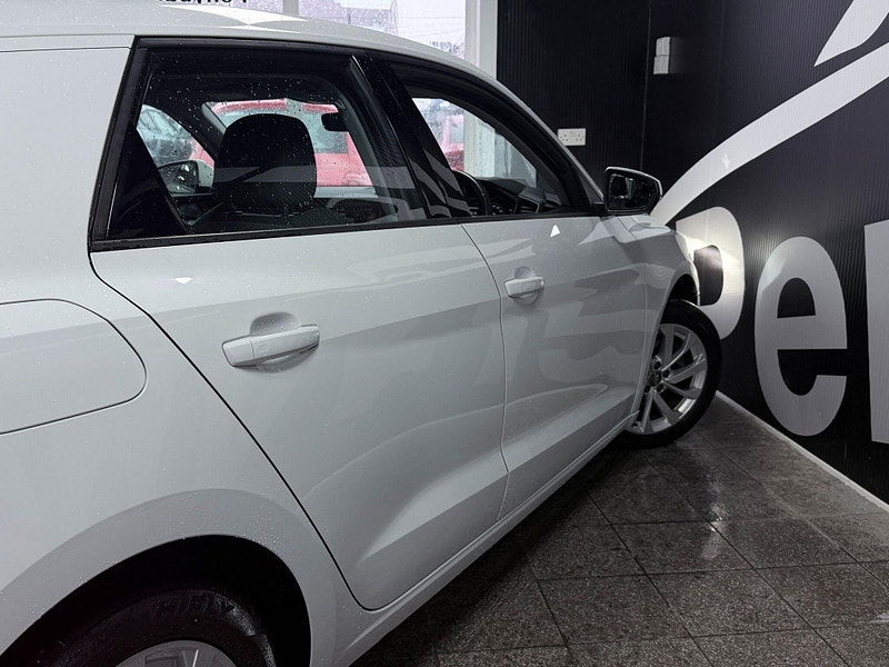 Audi A1 1.5 TFSI 35 Sport Sportback Euro 6 (s/s) 5dr 5dr Manual 2026