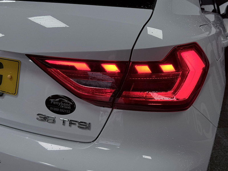Audi A1 1.5 TFSI 35 Sport Sportback Euro 6 (s/s) 5dr 5dr Manual 2026