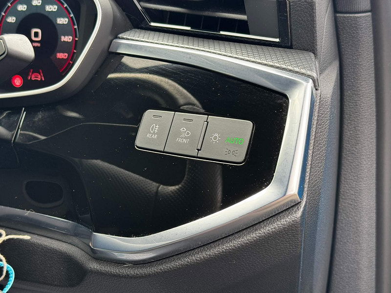 Audi Q3 1.5 TFSI CoD 35 Black Edition Euro 6 (s/s) 5dr 5dr Manual 2026