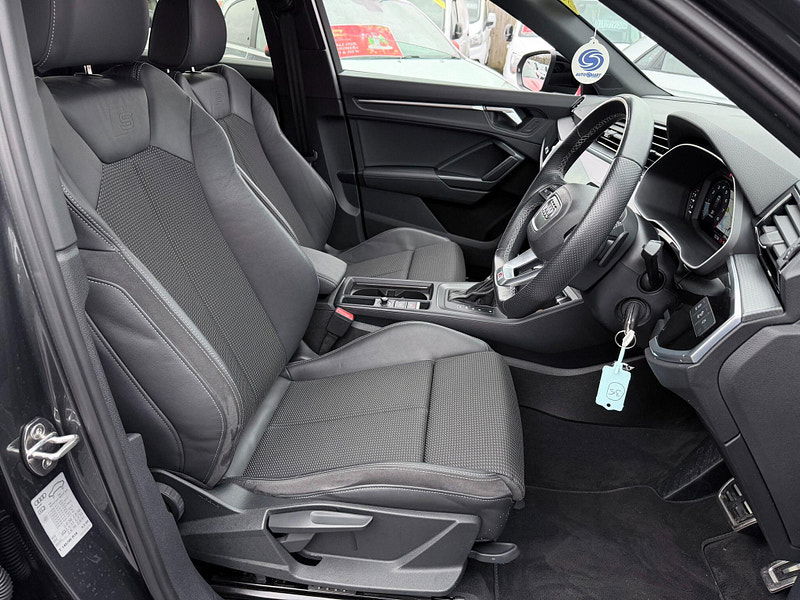 Audi Q3 1.5 TFSI CoD 35 Black Edition S Tronic Euro 6 (s/s) 5dr 5dr Automatic 2026