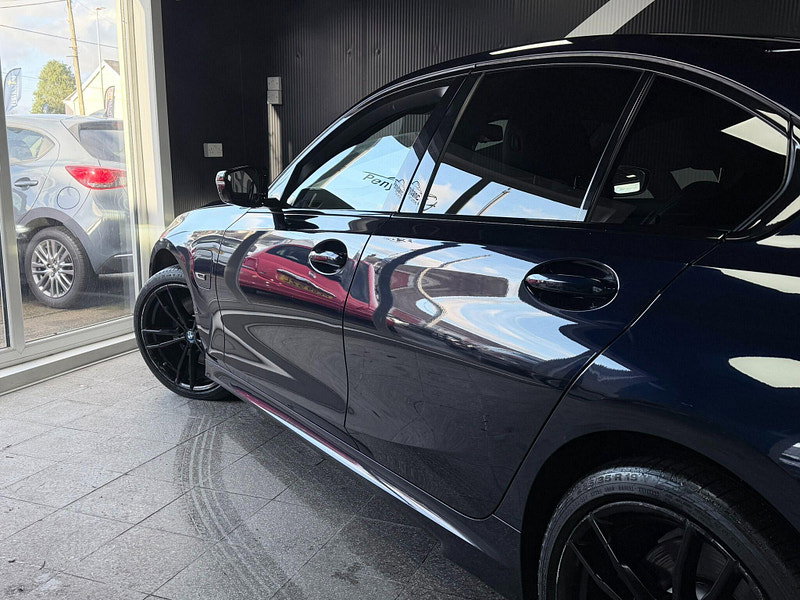 BMW 3 Series 2.0 330e 12kWh M Sport Pro Edition Auto Euro 6 (s/s) 4dr 4dr Automatic 2026