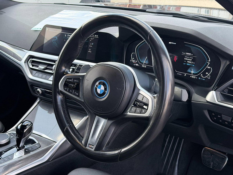 BMW 3 Series 2.0 330e 12kWh M Sport Pro Edition Auto Euro 6 (s/s) 4dr 4dr Automatic 2026